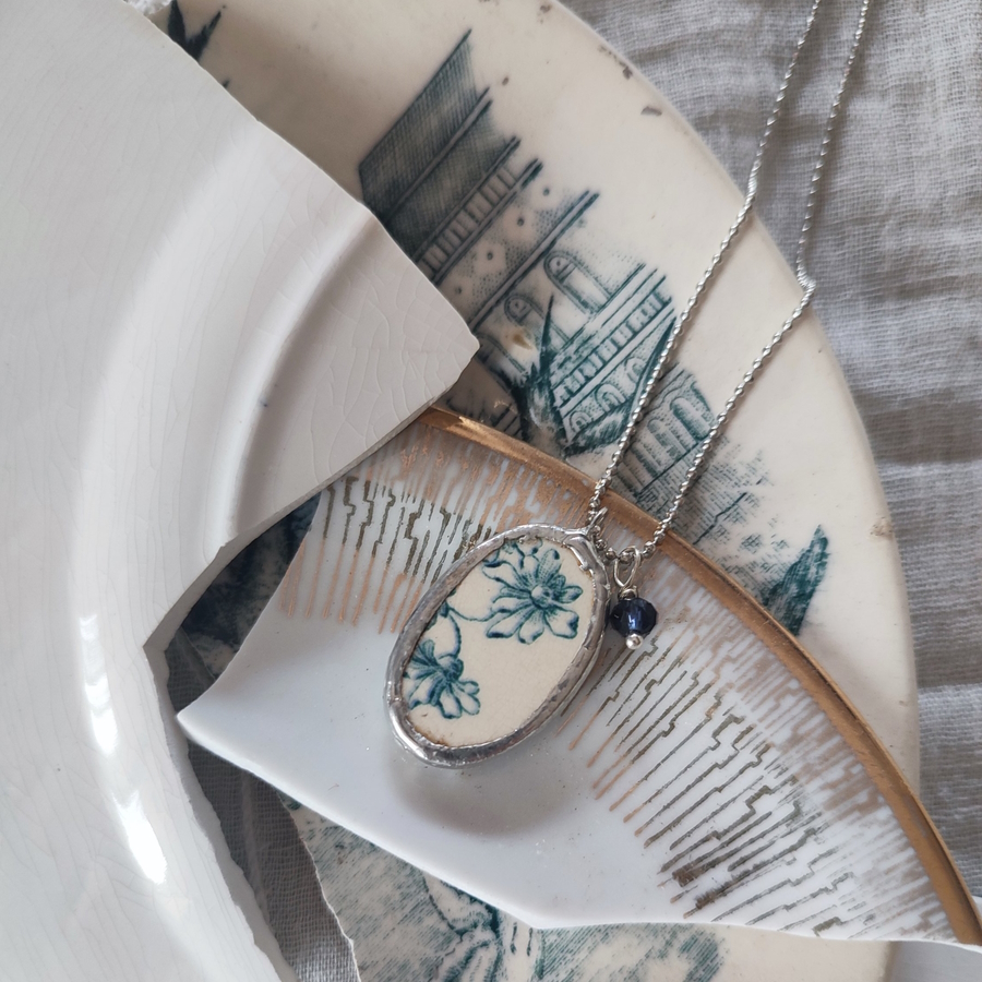 Collana artigianale in ceramica vintage MARGHERITE BLU