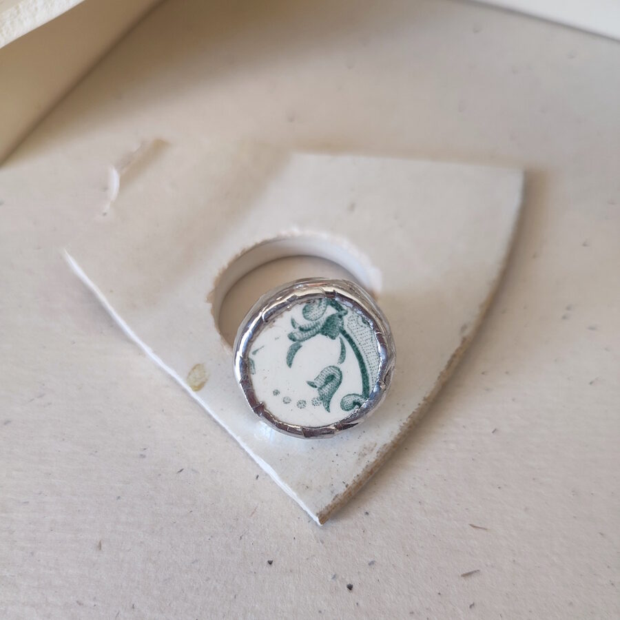 Anello fatto a mano in ceramica vintage OLIVIA