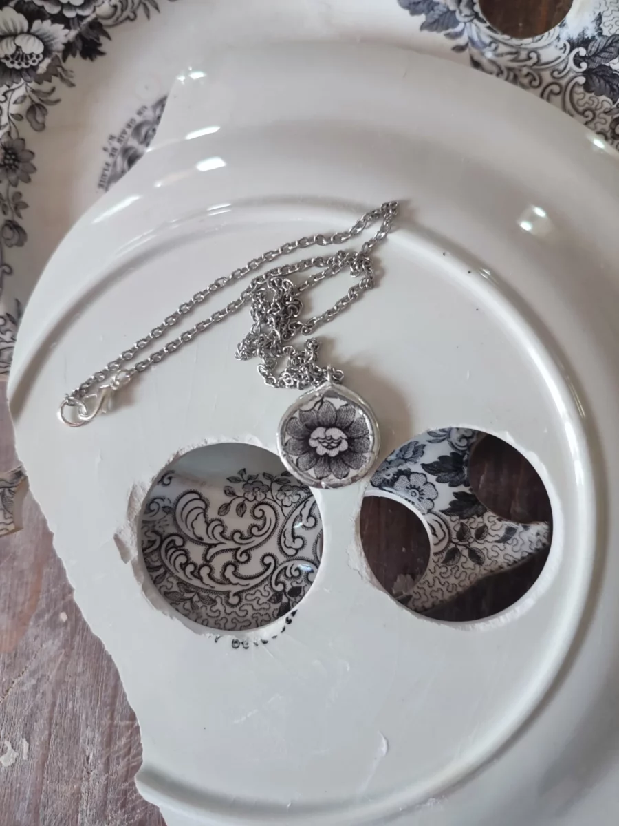 Collana artigianale in ceramica vintage ORZO