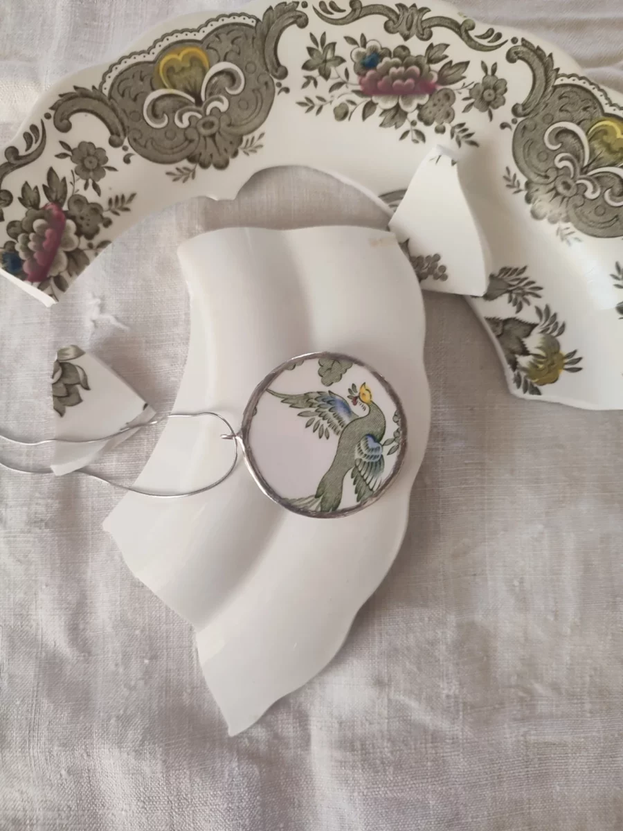 Collana artigianale in ceramica vintage PAVONE